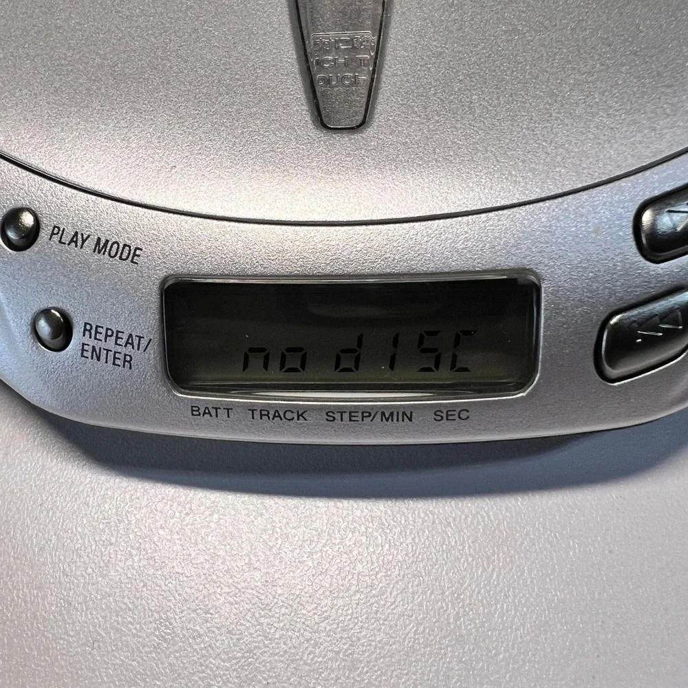 Sony Discman ESP2 D-E459CK Portable CD Player Car Ready Kit Vintage 1999 Silver
